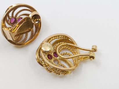 PAIR of earrings in yellow gold 750° decorated...