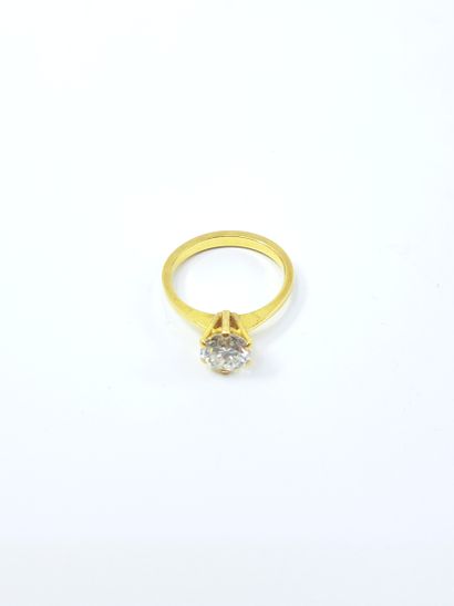 BAGUE solitaire en or jaune 750° ornée d'un...