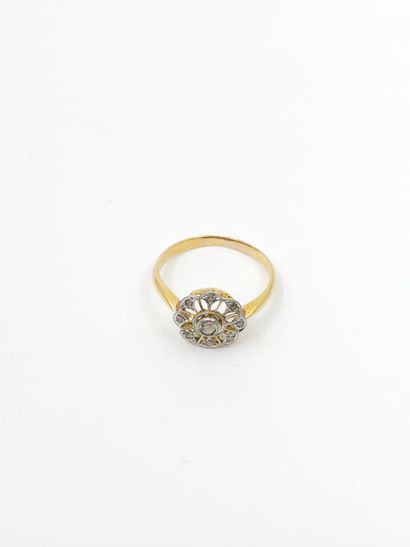 Daisy ring in yellow gold 750° set with roses...