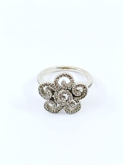 TRAVAIL FRANCAIS
BAGUE en or gris 750° à...