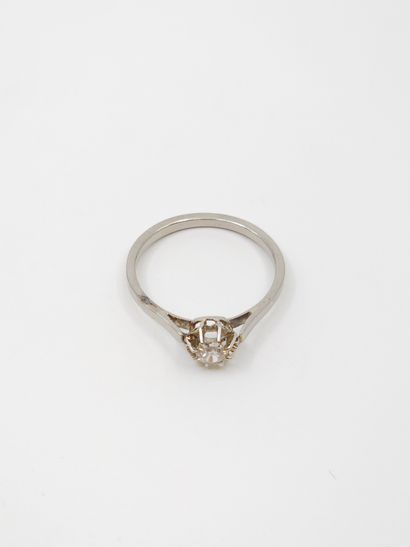 RING in white gold 750° decorated with a...