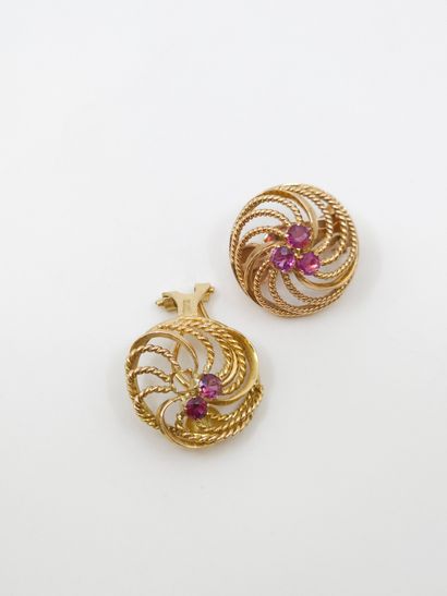 PAIR of earrings in yellow gold 750° decorated...