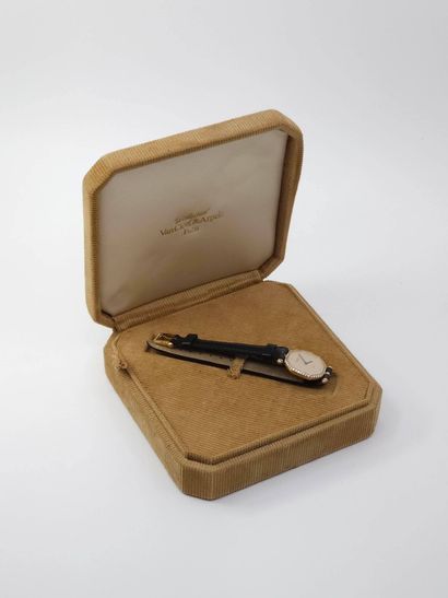 Van Cleef & Arpels
Wristwatch in yellow gold...