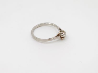 RING in white gold 750° decorated with a...