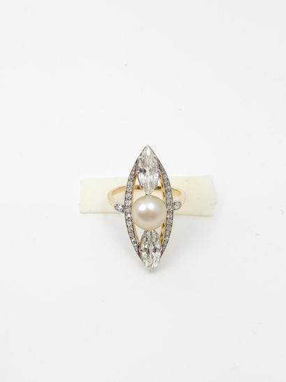 RING in two-tone 750° gold, set with a pearl,...