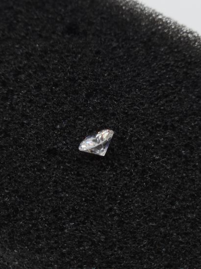 DIAMOND on 0,99 ct paper in E/VS1 color
No...