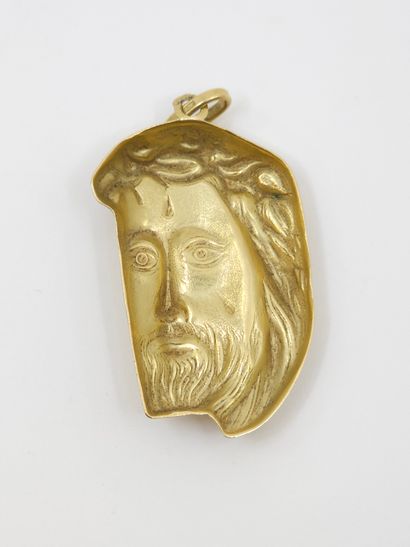 Yellow gold pendant 750° representing the...