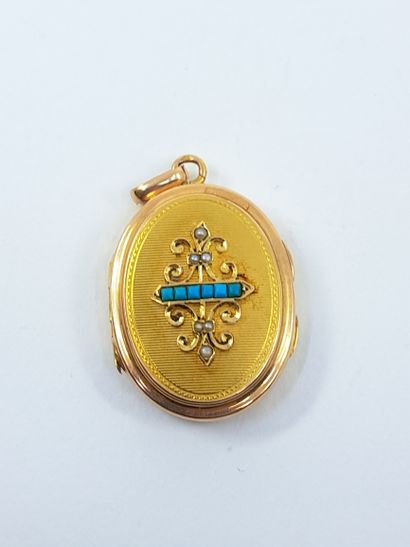 Napoleon III photo holder in yellow gold...