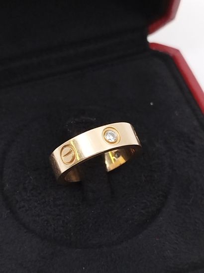 CARTIER LOVE
Bague en or rose 750° et trois...
