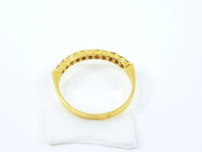 HALF-ALLIANCE in yellow gold 750° decorated...
