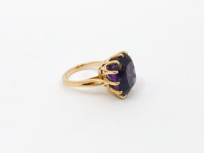 FRENCH WORK
Cocktail ring in yellow gold...