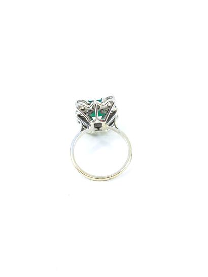 RING in white gold 750° set with a rectangular...