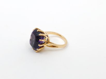 FRENCH WORK
Cocktail ring in yellow gold...