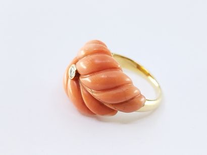 RING in yellow gold 750°, set with an angel...