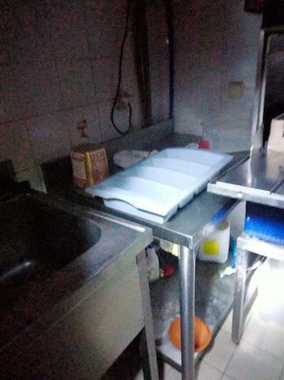 Meuble bas de rangement à tiroirs en ino...