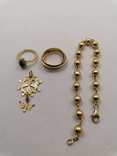 2 Rings Gold 18kt and diamonds 12,10 g deteriorated...