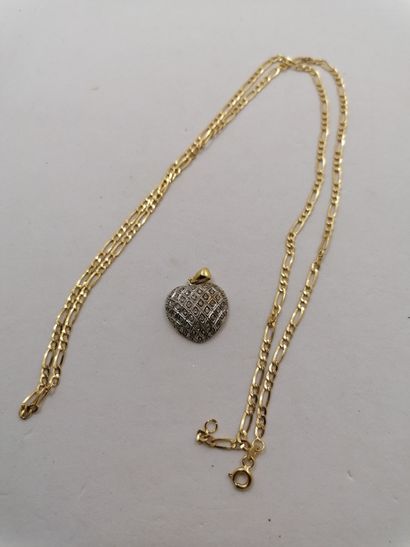 1 Pendant Gold 18kt and stones 3,76g 1 Chain...