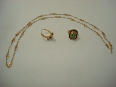 2 Rings Gold 18kt and stones 10,13g 1 Necklace...