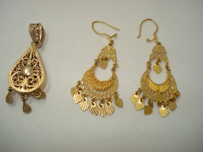 1 Pair of earrings Gold 18kt 11,04g 1 Pendant...