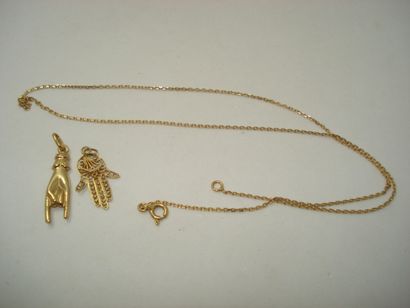 2 Pendants Gold 18kt 2,41g 1 Chain Gold 18kt...