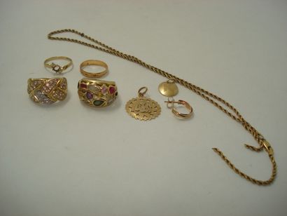3 Rings Gold 18kt and stones 17,65g 1 Buckle...