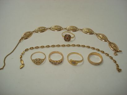 3 Rings Gold 18kt and stones 8,24g 1 Ring...