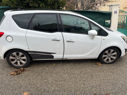 Véhicule de marque OPEL modèle MERIVA, de...