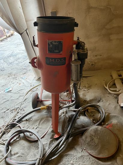 Aérogommeuse 60 litres de marque NOREXCO...