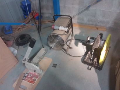 scie circulaire 
ventilateur 
massicot