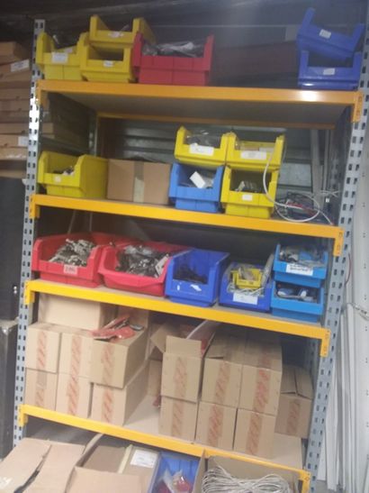 stock de composants électriques