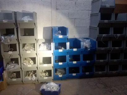petit abat jour en porcelaine 
stock de fils...
