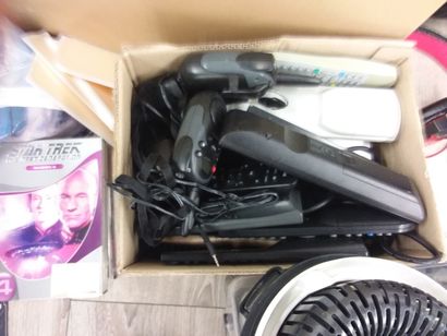 2 DVD
7 casques
lot de télécommande