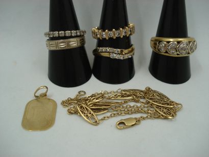 2 Bagues Or 18kt et diamants 13,00 g dont...