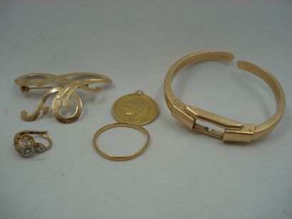 1 Débris montre Or 18kt 9,90g 1 Broche Or...