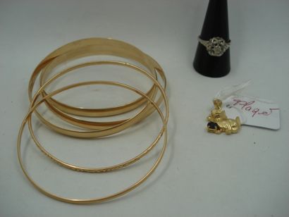 1 Bague Or 18kt et pierre 4,58g 5 Bracelets...