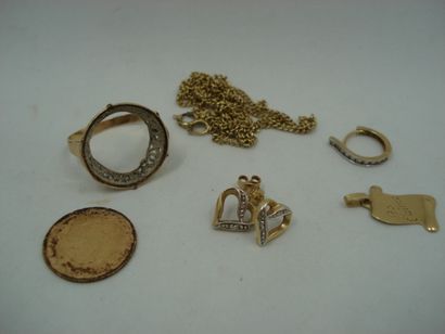 1 Boucle Or 18kt et pierres 0,89g 1 Pendentif...