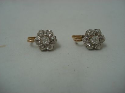 1 Paire de boucles Or 18 carats et diamants...