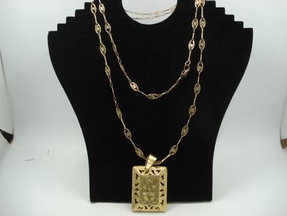 1 Pendant Gold 18kt 18,76 g 1 Necklace Gold...