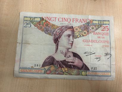 LOT DE BILLETS tous Etats principalement...