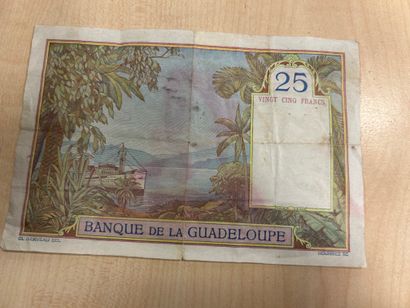 LOT DE BILLETS tous Etats principalement...