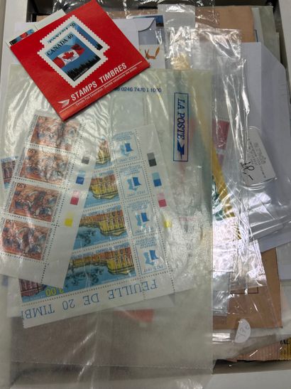 **DERNIERE MINUTE** 
Lot de timbres modernes...