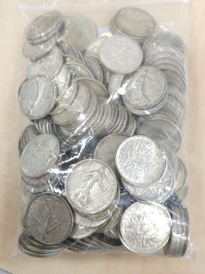 LOT DE 150 PIECES DE 5 FRANCS SEMEUSE
Poids...