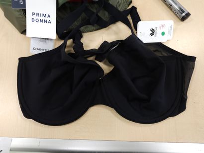 Lot de trois soutien-gorge taille 
100D
WACOAL
CHANTELLE
PRIMA...