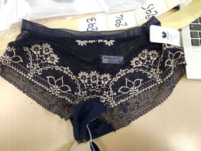 Lot de quatre culottes taille
L
WACOAL