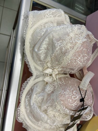 Lot de 3 soutien-gorges Taille 90E
Lise Charmel
Prima...