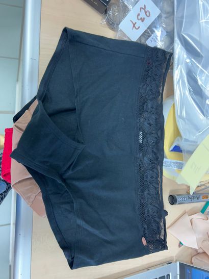 Lot de quatre culottes Taille XL
2 WACOA...