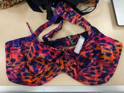 PRIMA DONNA
1 haut de maillot taille 105D
CHARMLINE
1...