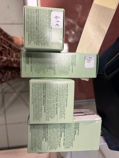 CLINIQUE
1) crème réparatrice action sur...