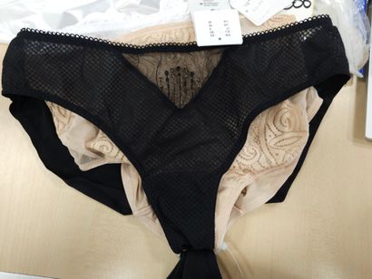 Lot de quatre culottes taille
42
FEMILET...