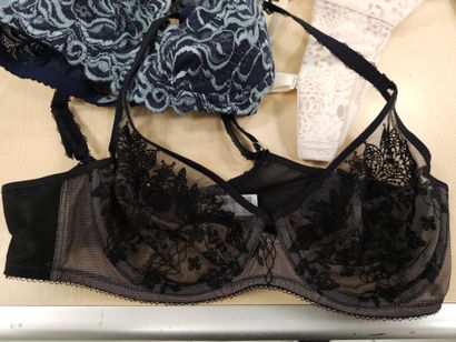 Lot de trois soutien-gorge taille 
90B
W...